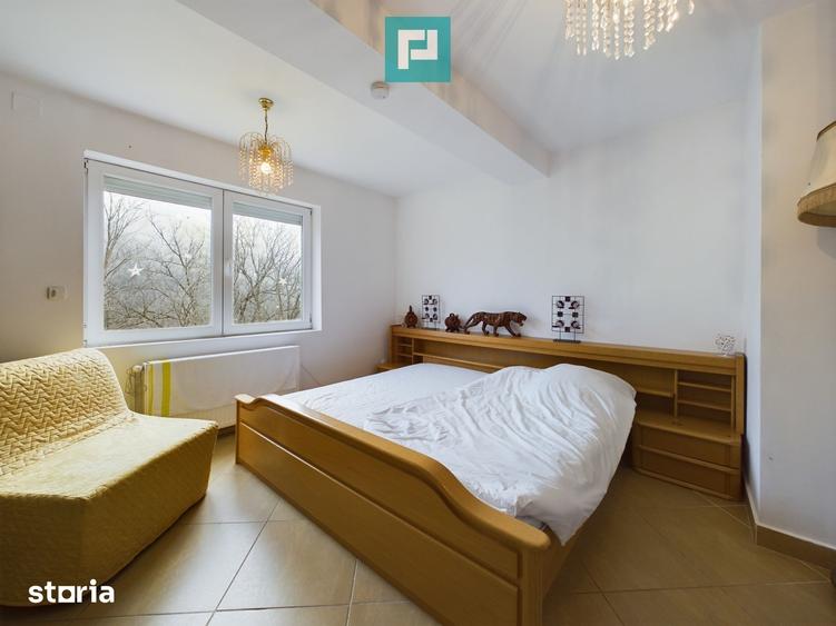 Casă cu 6 camere cu Teren 1810 Mp în Moneasa