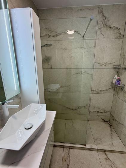 Apartament cu 2 camere semidecomandat, mobilat în Pipera