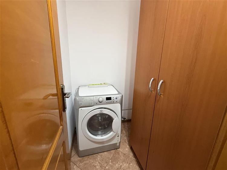 Apartament cu 3 camere decomandat în Ștefan cel Mare