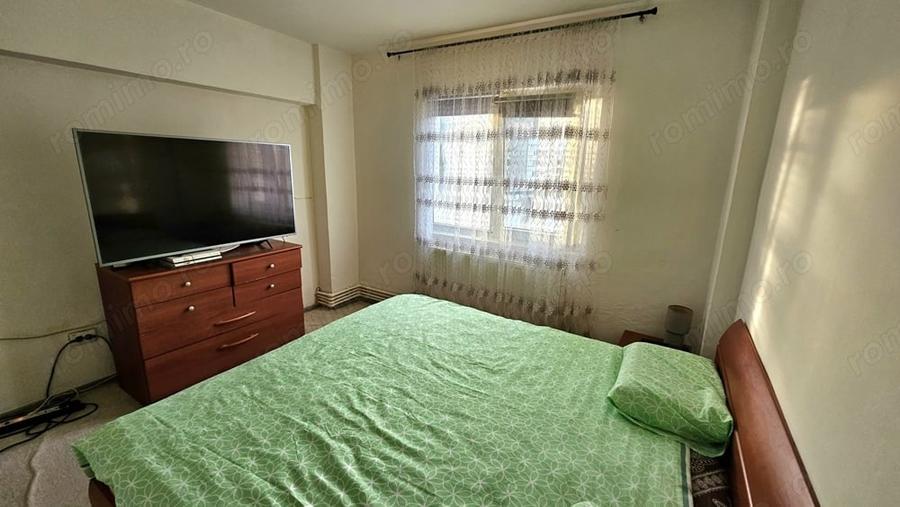 Apartament cu 2 camere decomandat în Moinești