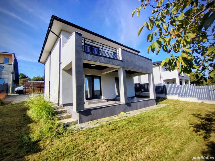 Casă cu 5 camere cu Teren 389 Mp în Valea Adâncă