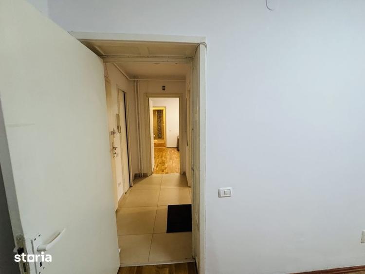 Apartament cu 3 camere semidecomandat, mobilat în Tipografilor