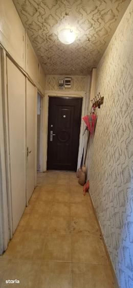 Apartament cu 3 camere semidecomandat în Circumvalațiunii