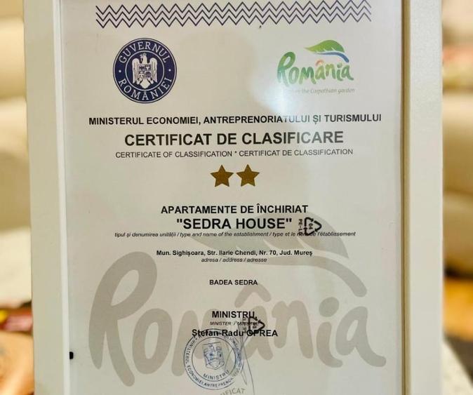 Apartament cu 4 camere decomandat, mobilat în Central