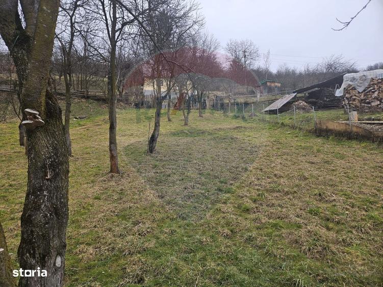 Casă cu 4 camere în Prislop
