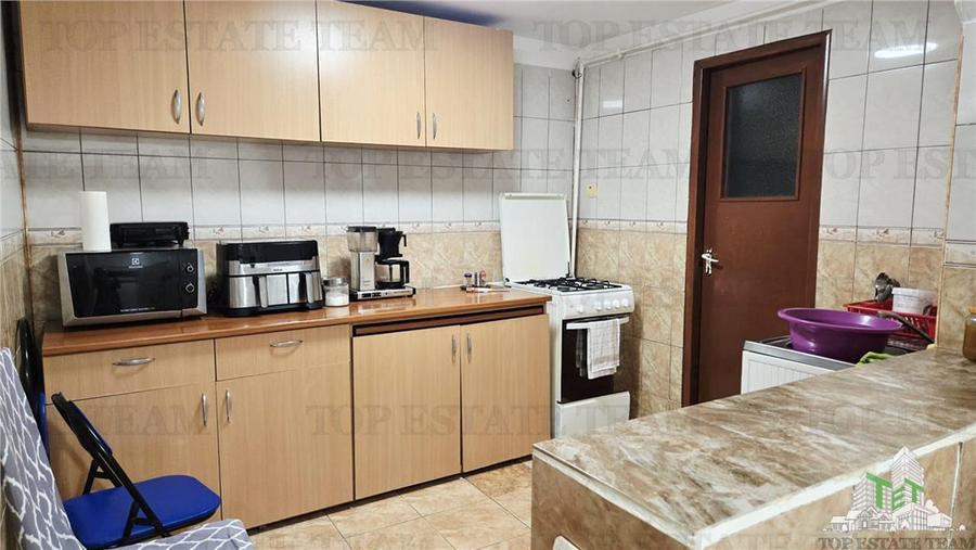 Apartament cu 5 camere decomandat în Giulești
