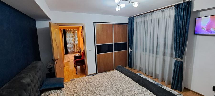 Apartament cu 3 camere decomandat în Letea
