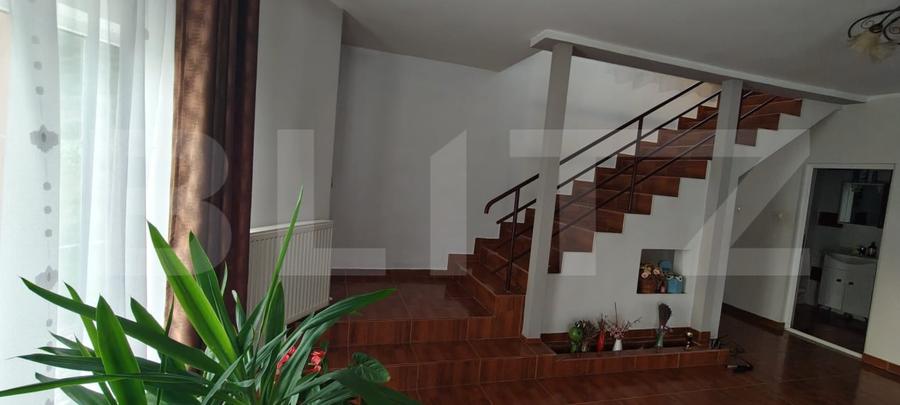 Casă individuală cu 4 camere cu Garaj în Exterior Nord
