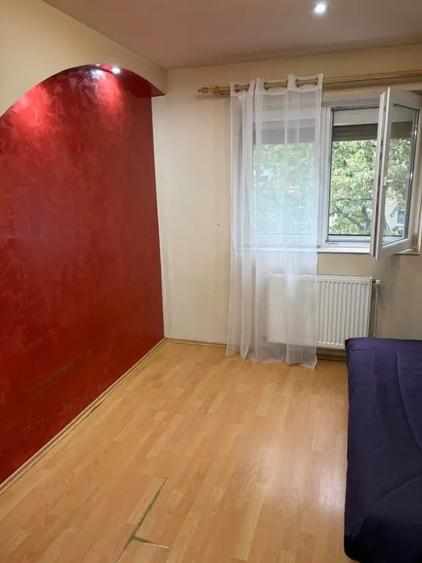 Apartament cu 4 camere decomandat în Rogerius