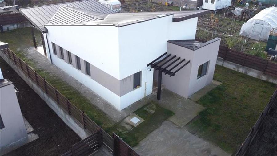 Casă individuală cu 4 camere cu Teren 561 Mp în Hlincea