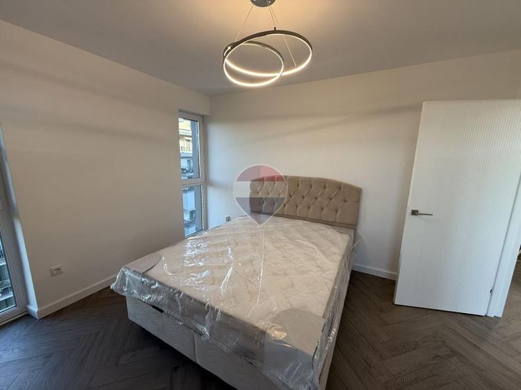 Apartament cu 3 camere, mobilat în Central