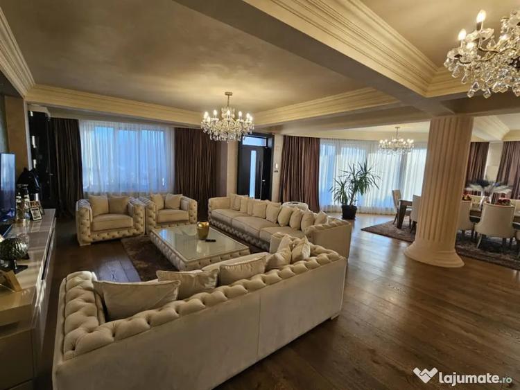 Casă cu 7 camere cu Teren 800 Mp în Central