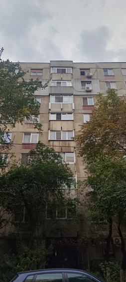 Apartament cu 3 camere decomandat în Crângași