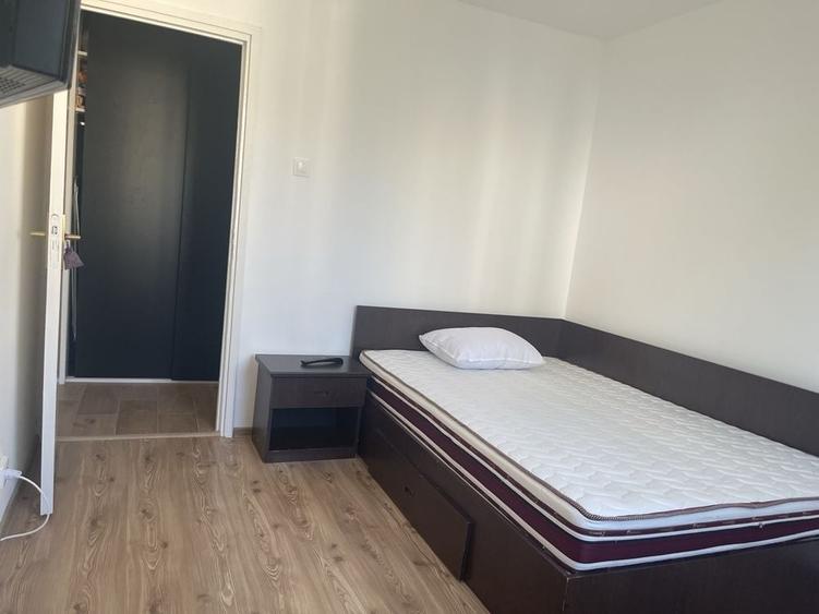 Apartament cu 2 camere decomandat în Păcii