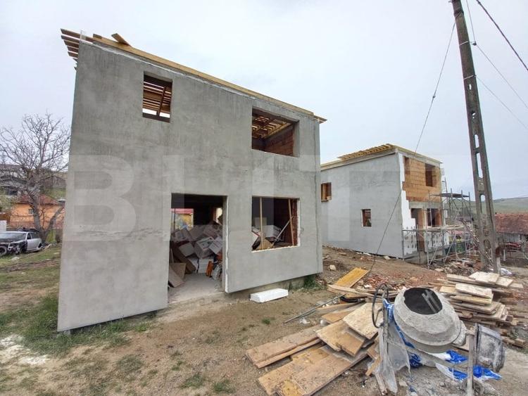 Casă individuală cu 4 camere cu Teren 380 Mp în Dezmir