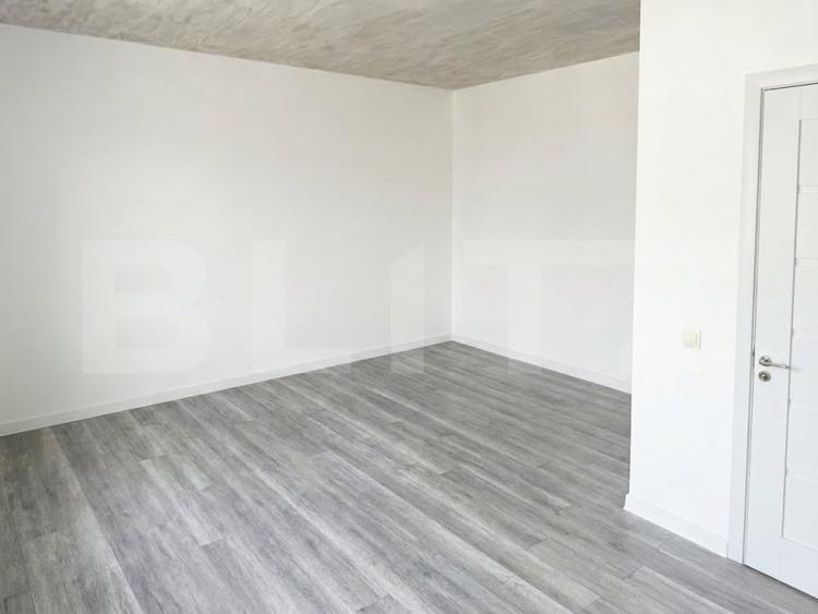 Casă individuală cu 5 camere cu Canalizare în Preajba