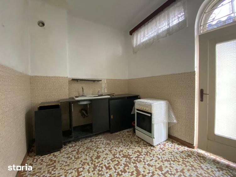Casă cu 4 camere semidecomandat cu Teren 204 Mp în Floreasca