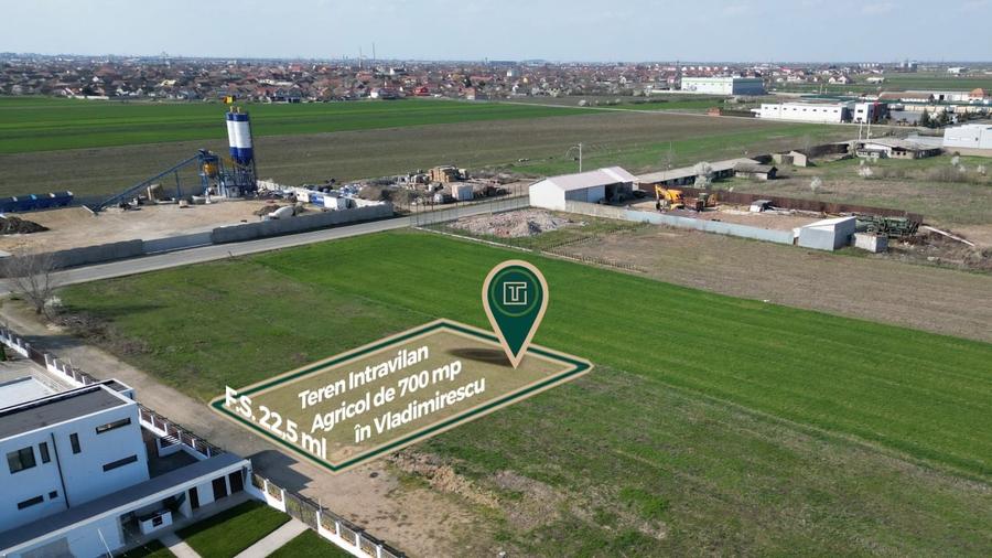 Teren intravilan de 700 mp, în Vladimirescu