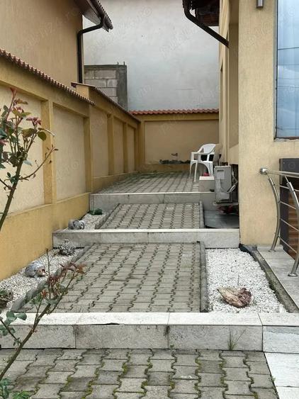 Casă cu 4 camere cu Teren 395 Mp în Central