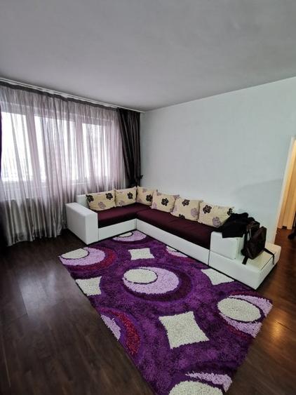 Apartament cu 2 camere semidecomandat, mobilat în Titan — fotografia 1