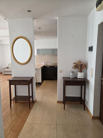 Apartament cu 3 camere decomandat, mobilat în Dorobanți