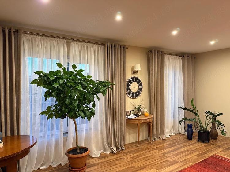 Casă cu Teren 946 Mp în Păun