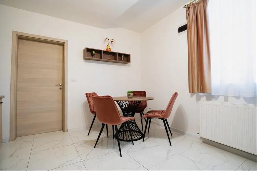 Apartament cu 2 camere semidecomandat, mobilat în Centrul Istoric