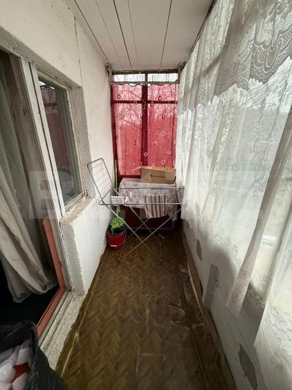 Apartament cu 3 camere decomandat, mobilat în Nicolina