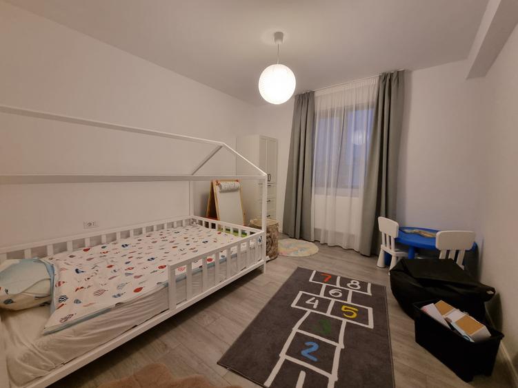 Casă individuală cu 4 camere cu Canalizare în Central