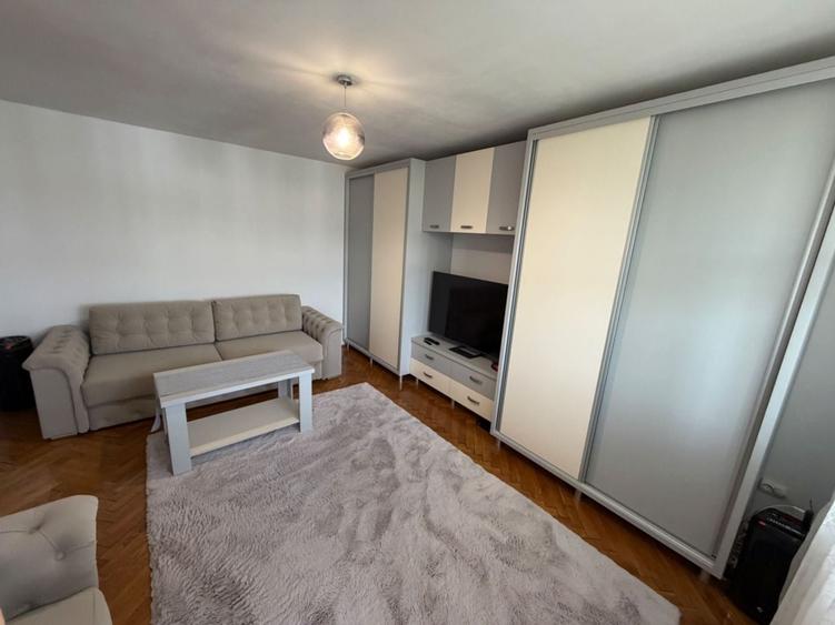 Apartament cu 2 camere decomandat în Cetate