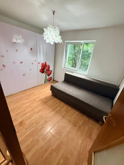 Apartament cu 3 camere semidecomandat în Sălaj