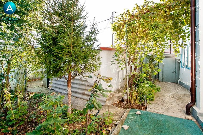 Casă cu 4 camere cu Teren 700 Mp în Piața Centrală