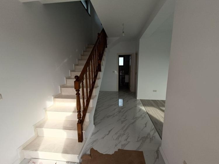 Casă individuală cu 4 camere cu Canalizare în Popas Păcurari