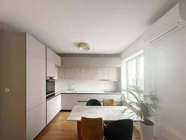 Apartament cu 3 camere decomandat în Domenii