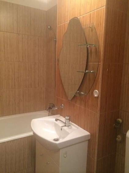 Apartament cu 3 camere semidecomandat în Vatra Luminoasă