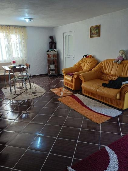 Casă cu 3 camere în Central