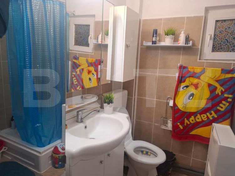 Casă individuală cu 3 camere cu Canalizare în Titu