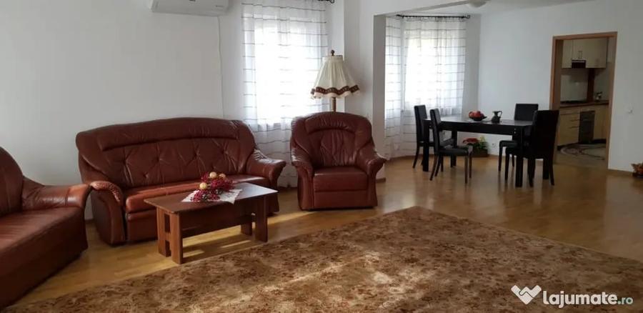Casă cu 6 camere cu Teren 329 Mp în Trei Stejari