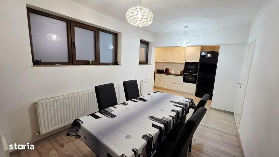 Apartament cu 3 camere decomandat în Jiului