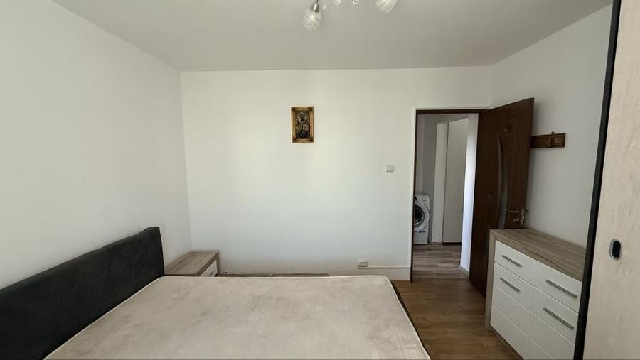 Apartament cu 2 camere decomandat în Banca Națională