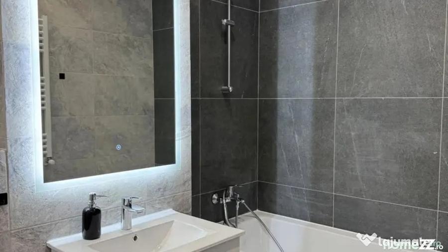 Apartament cu 3 camere semidecomandat în Crângași