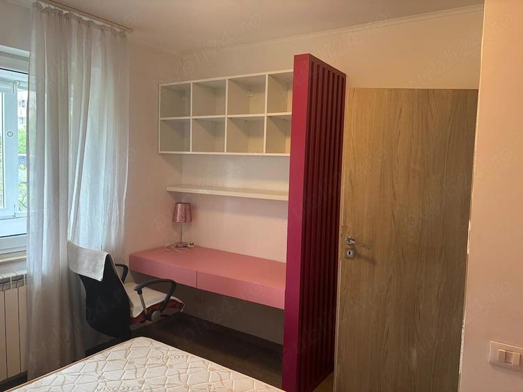 Apartament cu 3 camere semidecomandat în Crângași