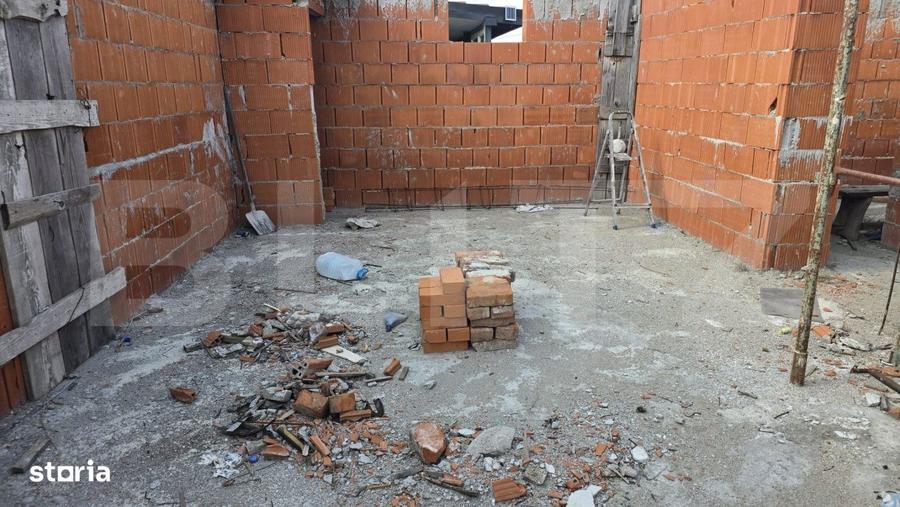 Casă cu 4 camere în Pir