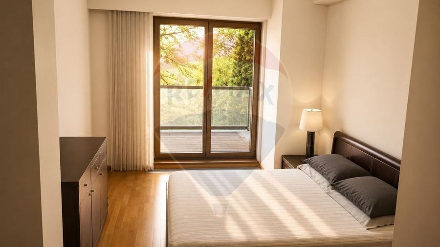 Apartament cu 4 camere decomandat, mobilat în Central