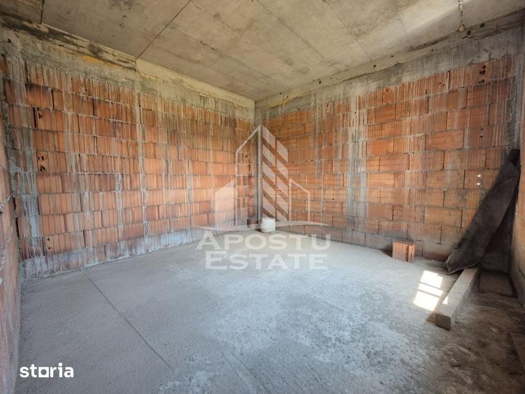 Casa la rosu de vanzare, aproape de Timisoara - 9