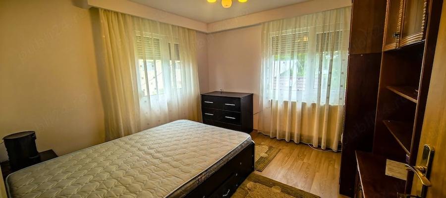 Casă cu 5 camere cu Teren 891 Mp în Central