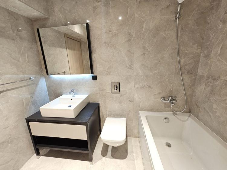 Apartament cu 3 camere decomandat în Dudești