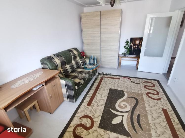 Apartament cu 4 camere decomandat în Calea Romanului