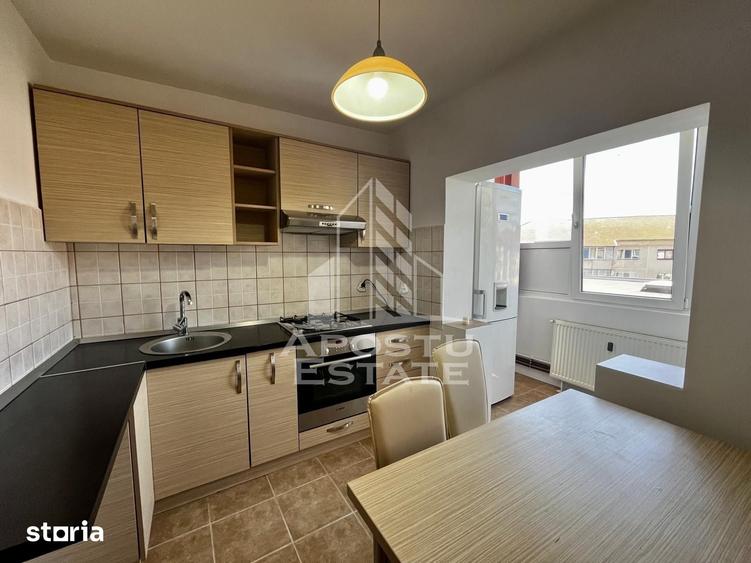 Apartament cu 3 camere decomandat în Est