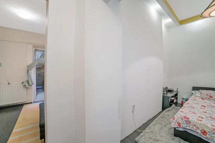 Apartament cu 5 camere decomandat în Victoriei